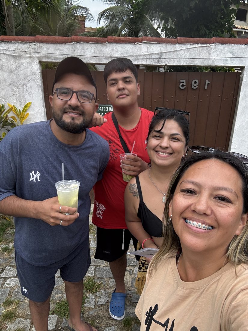Familia viajando con Luazul